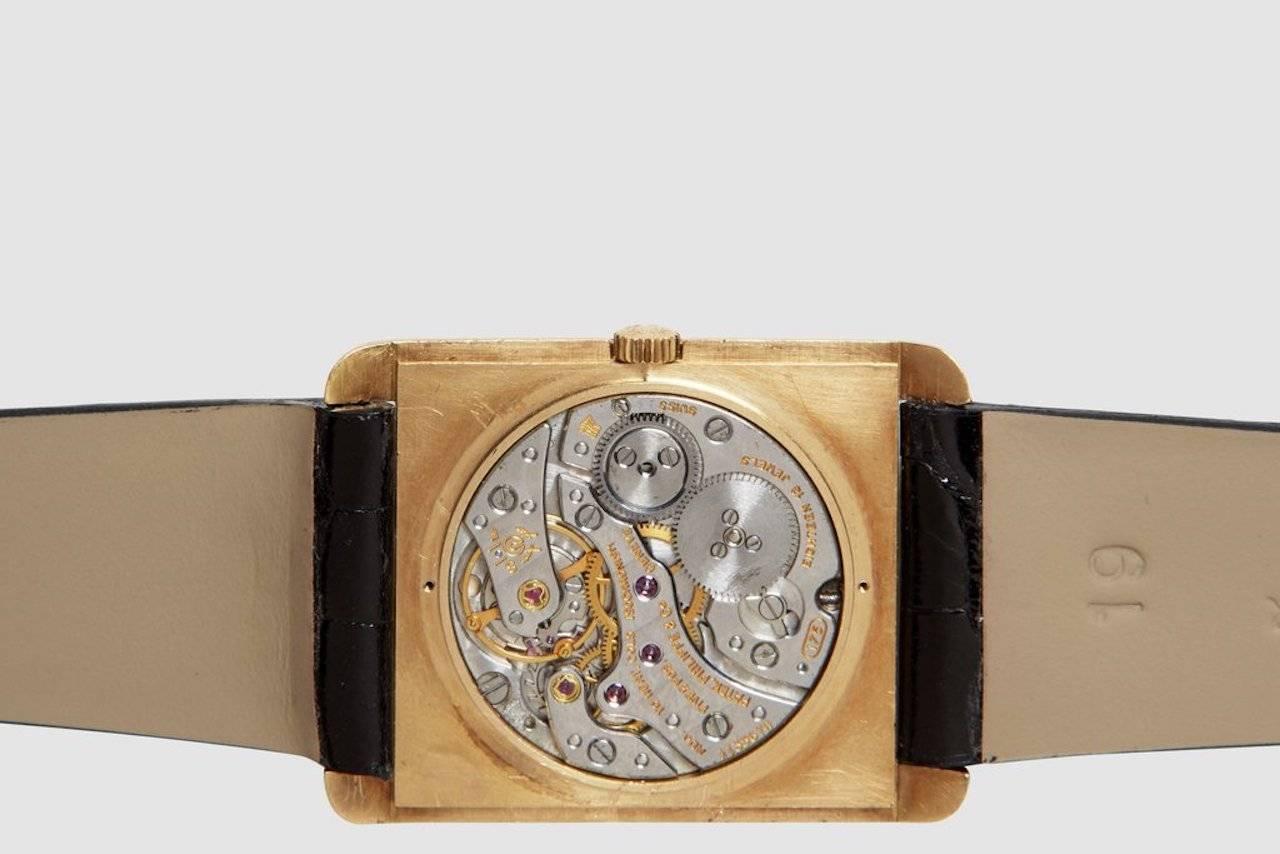A beautiful Patek Philippe eighteen carat gold gentleman's dress watch. The reference of the watch is the 3521, and has a case serial number 2,655,XXX putting the production circa 1960's.

The case is unpolished with signs of light wear. The dial is
