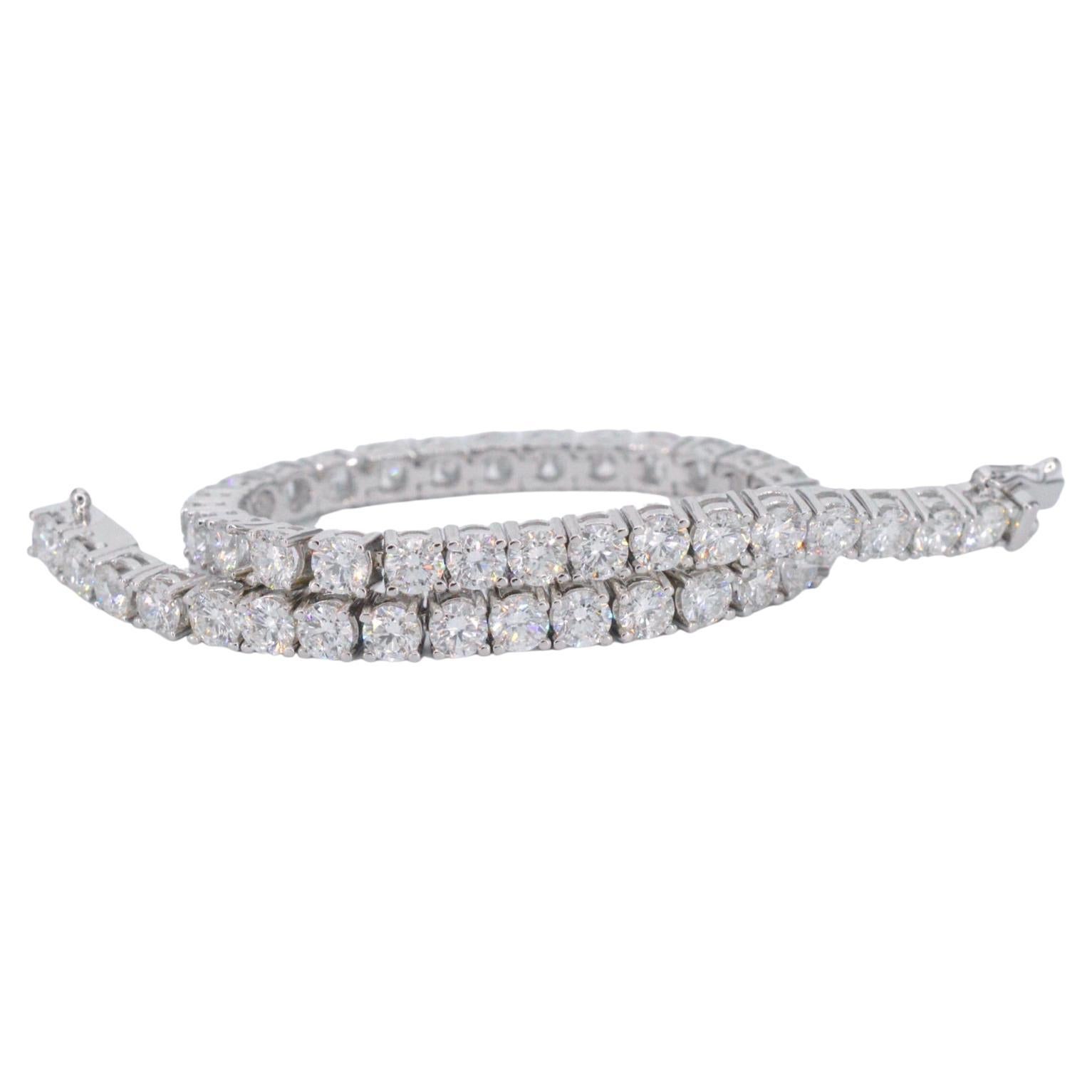 Bracelets with 46 diamonds of 9.00 carat For Sale
