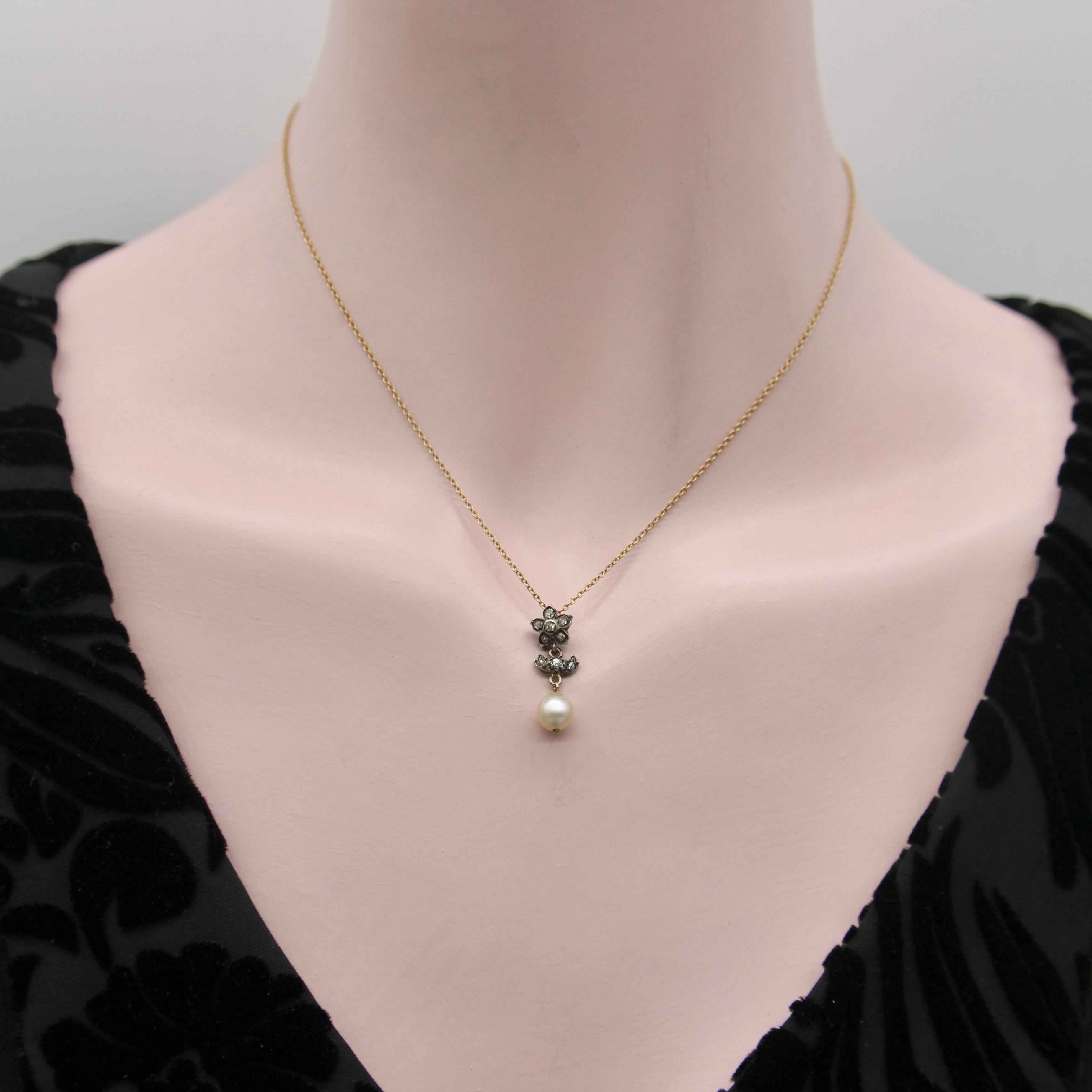 Viktorianischer Silber- und Diamant-Blumenanhänger mit Perle an 10K Goldkette im Angebot 2