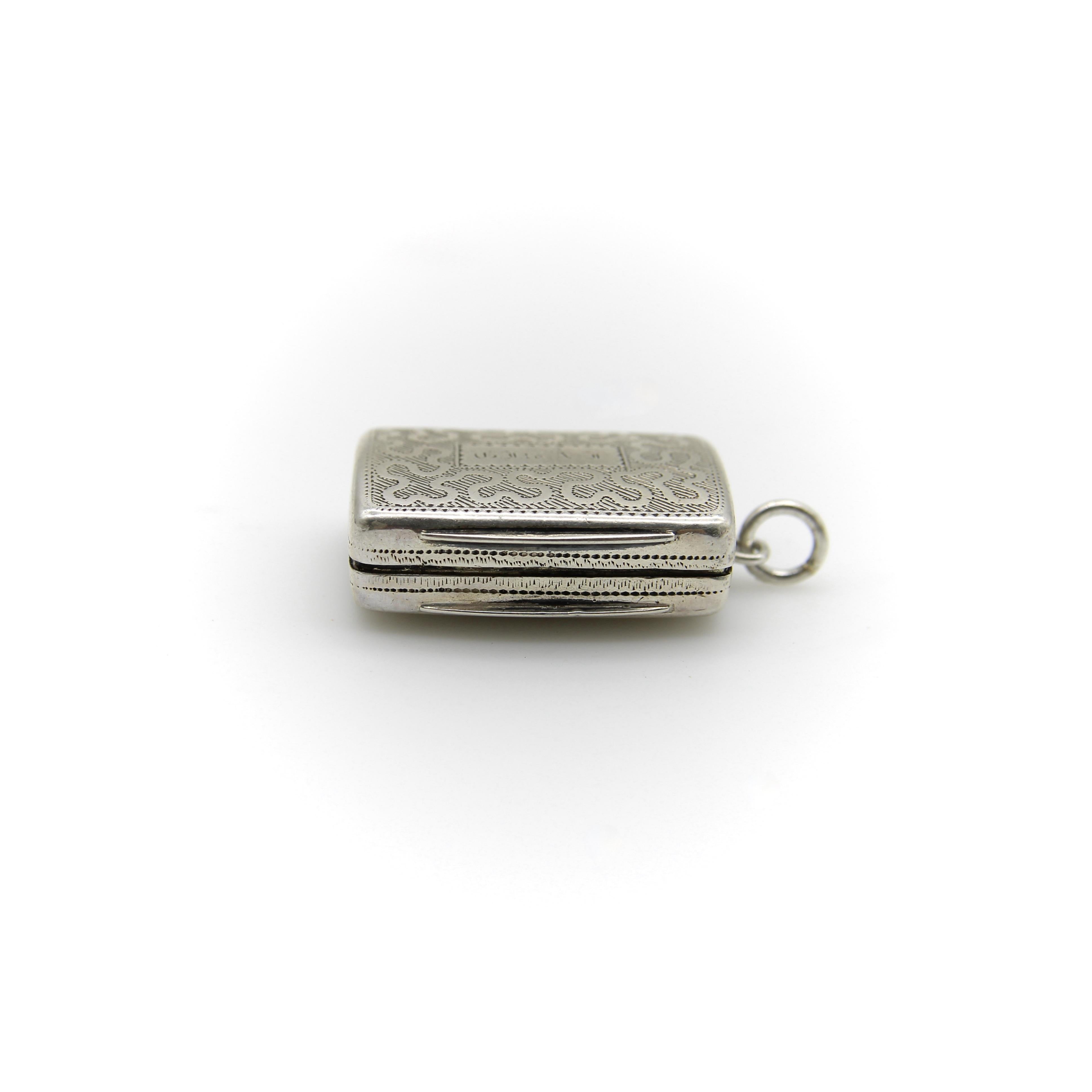 Women's or Men's Sterling Silver Georgian Rectangular Vinaigrette with Meander Pattern For Sale