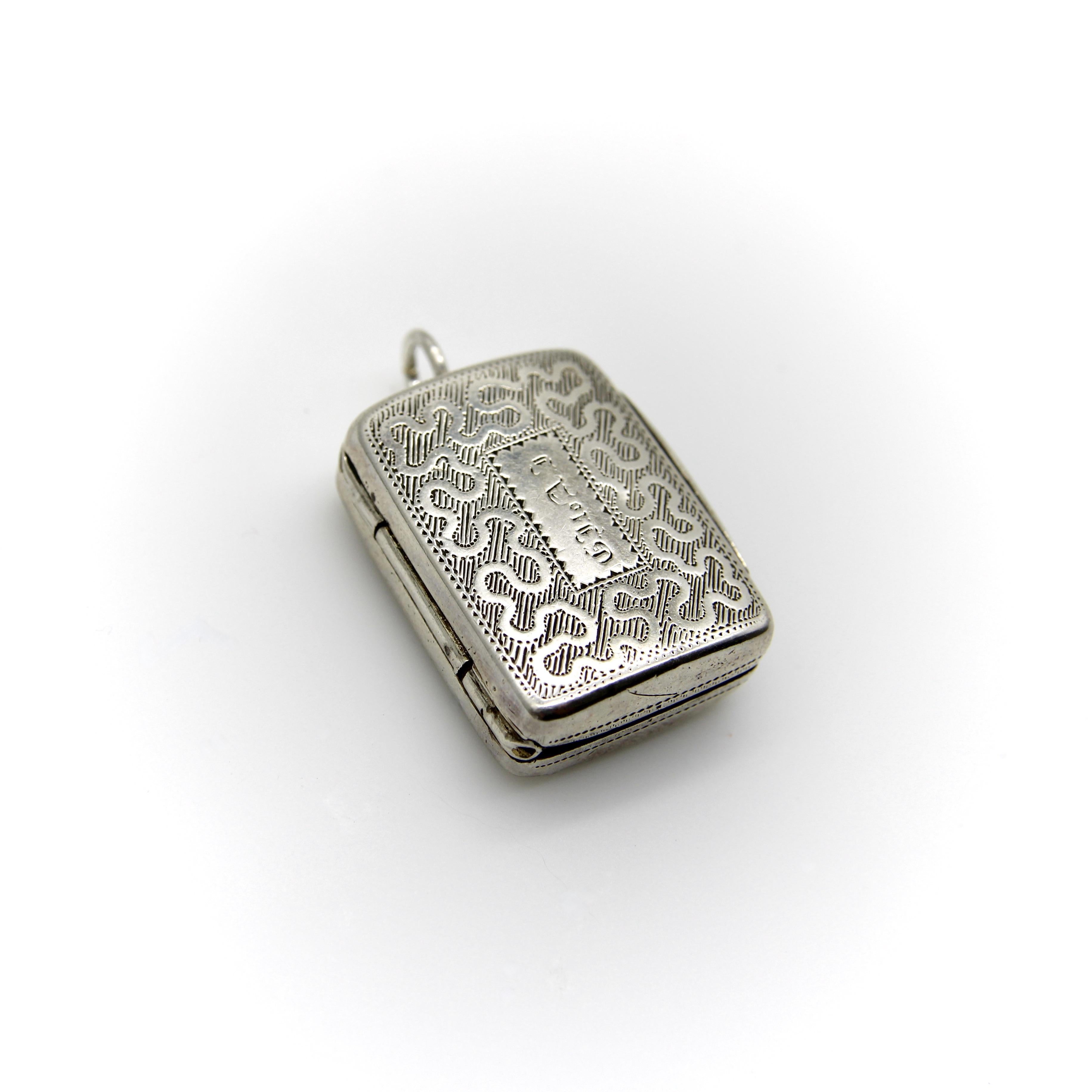 Sterling Silver Georgian Rectangular Vinaigrette with Meander Pattern In Good Condition For Sale In Venice, CA