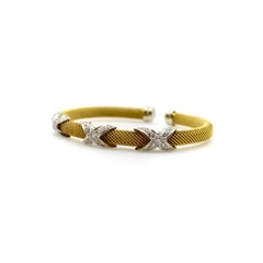 Vintage-Armreif aus 14-karätigem Gold mit geflochtenem Design und Diamant-X-Motiven