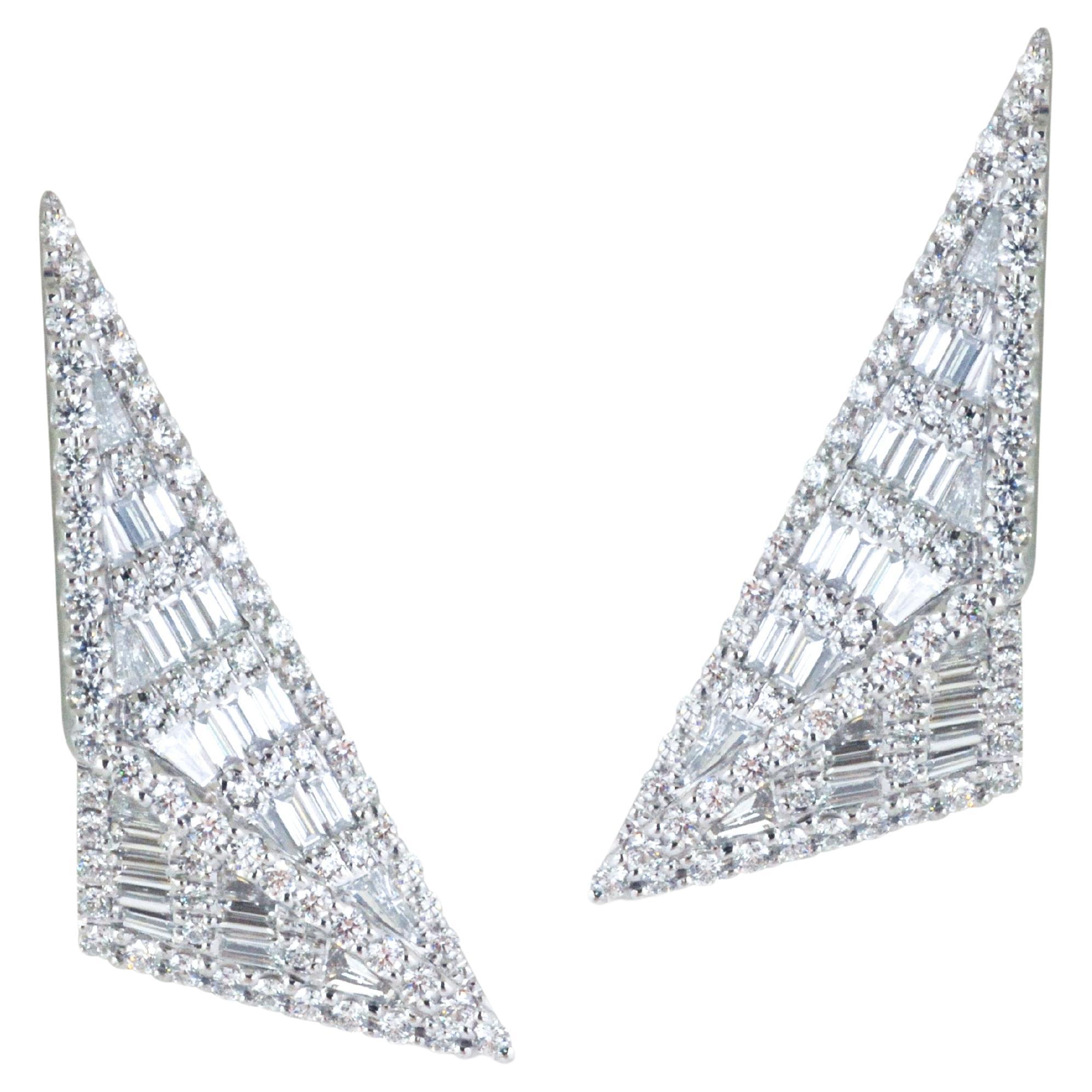 Boucles d'oreilles en diamant sur monture en or blanc 18 carats en vente