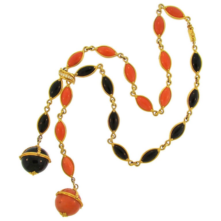 1960s Black and Orange Coral Dome Necklace