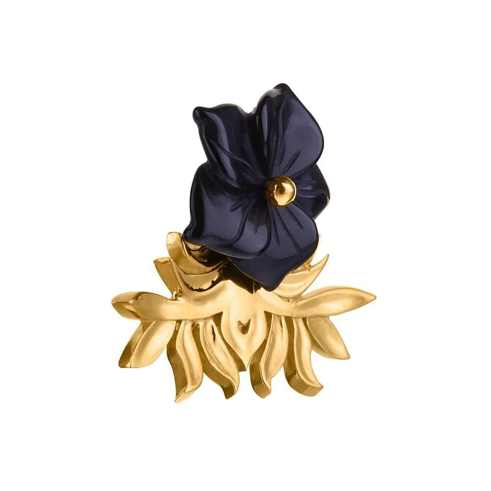 18ct yellow gold vermeil and hand-carved onyx earrings
Hallmarked

“Oriental decorative culture has always had such a rich tradition of intricate gemstone carving. I wanted to bring to attention this extraordinary skill in my Chinese-inspired No