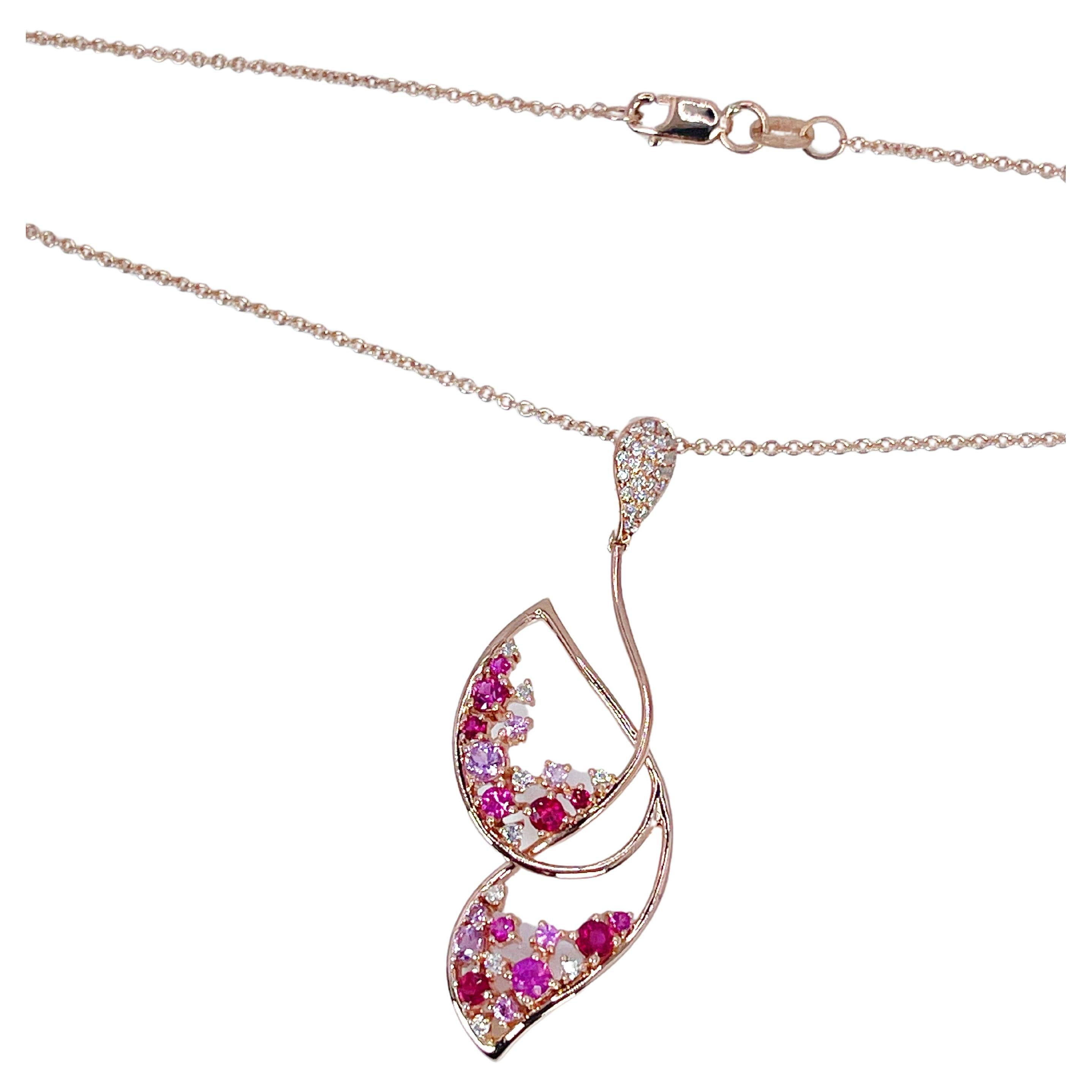 Halskette mit Schmetterlings-Diamant-Rubin-Anhänger aus 14 Karat Roségold
