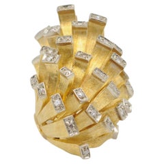 Einzigartiger Designer-Ring aus 18 Karat Gelbgold mit Brilliants