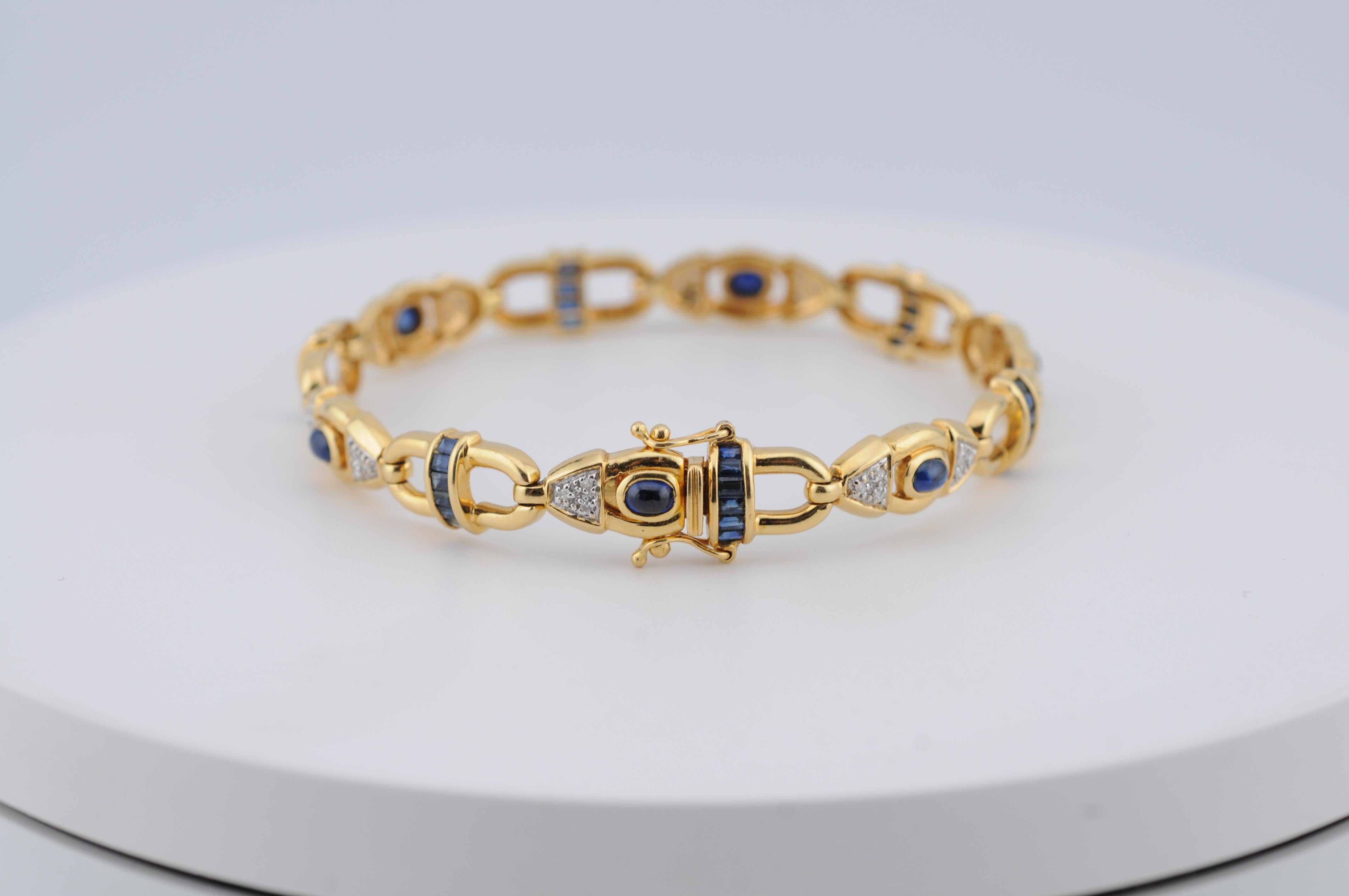 Taglio misto Bracciale in oro con zaffiro cabochon e diamanti in oro 18k YG in vendita