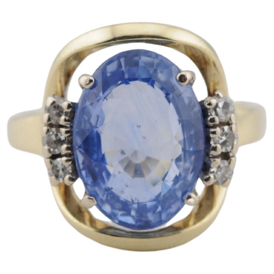Anello in oro vintage con zaffiro blu di Ceylon da 7,18 carati In condizioni buone in vendita a Berlin, BE