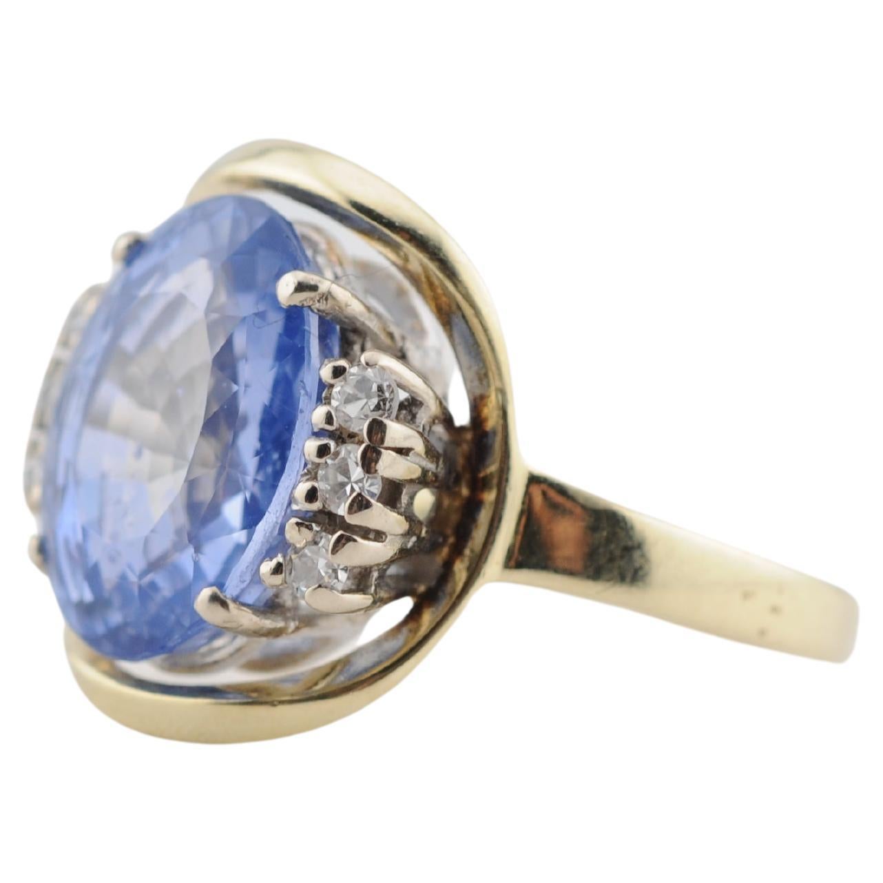 Estetismo Anello in oro vintage con zaffiro blu di Ceylon da 7,18 carati in vendita