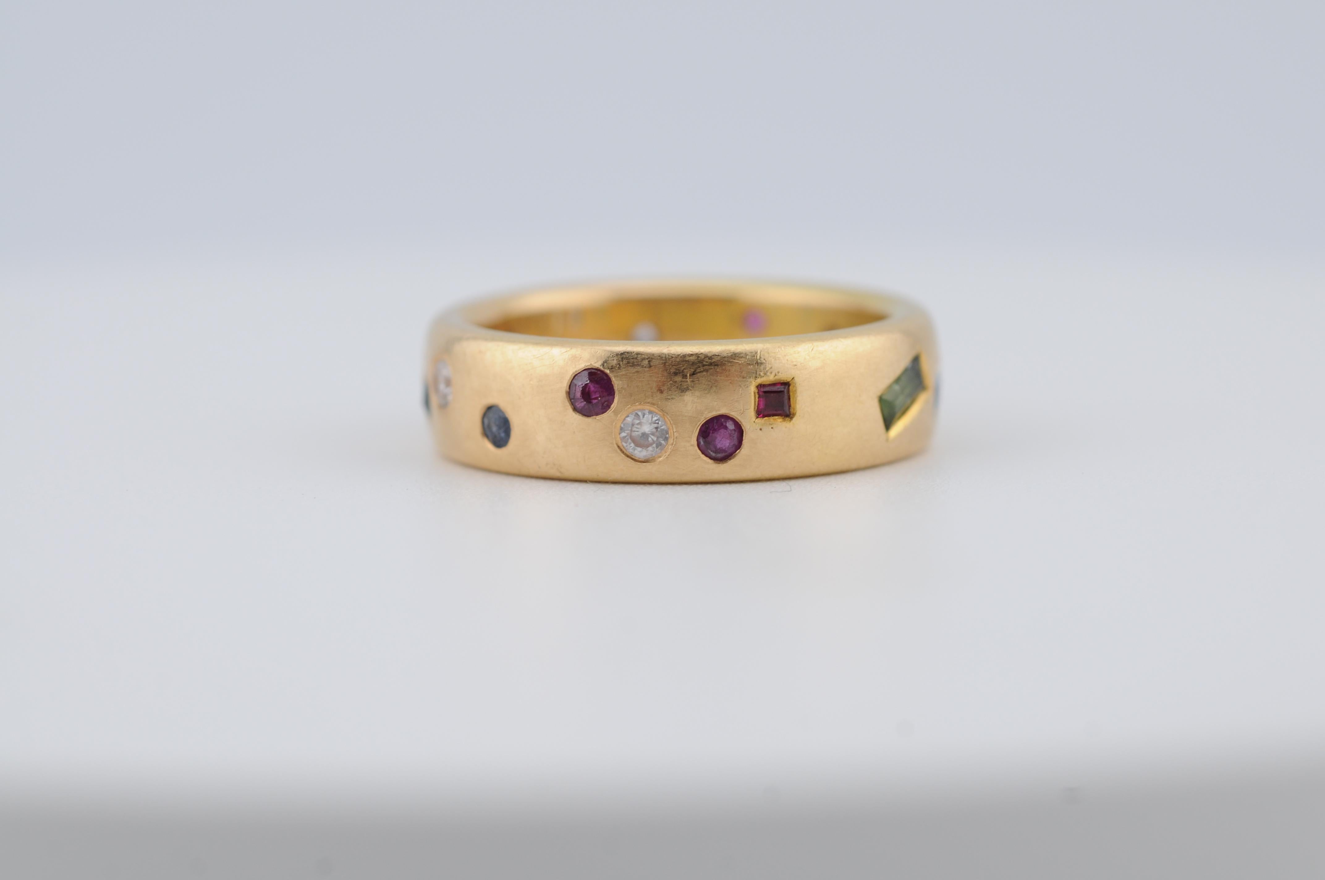 Bague en or jaune 18k avec pierres mixtes Bon état - En vente à Berlin, BE