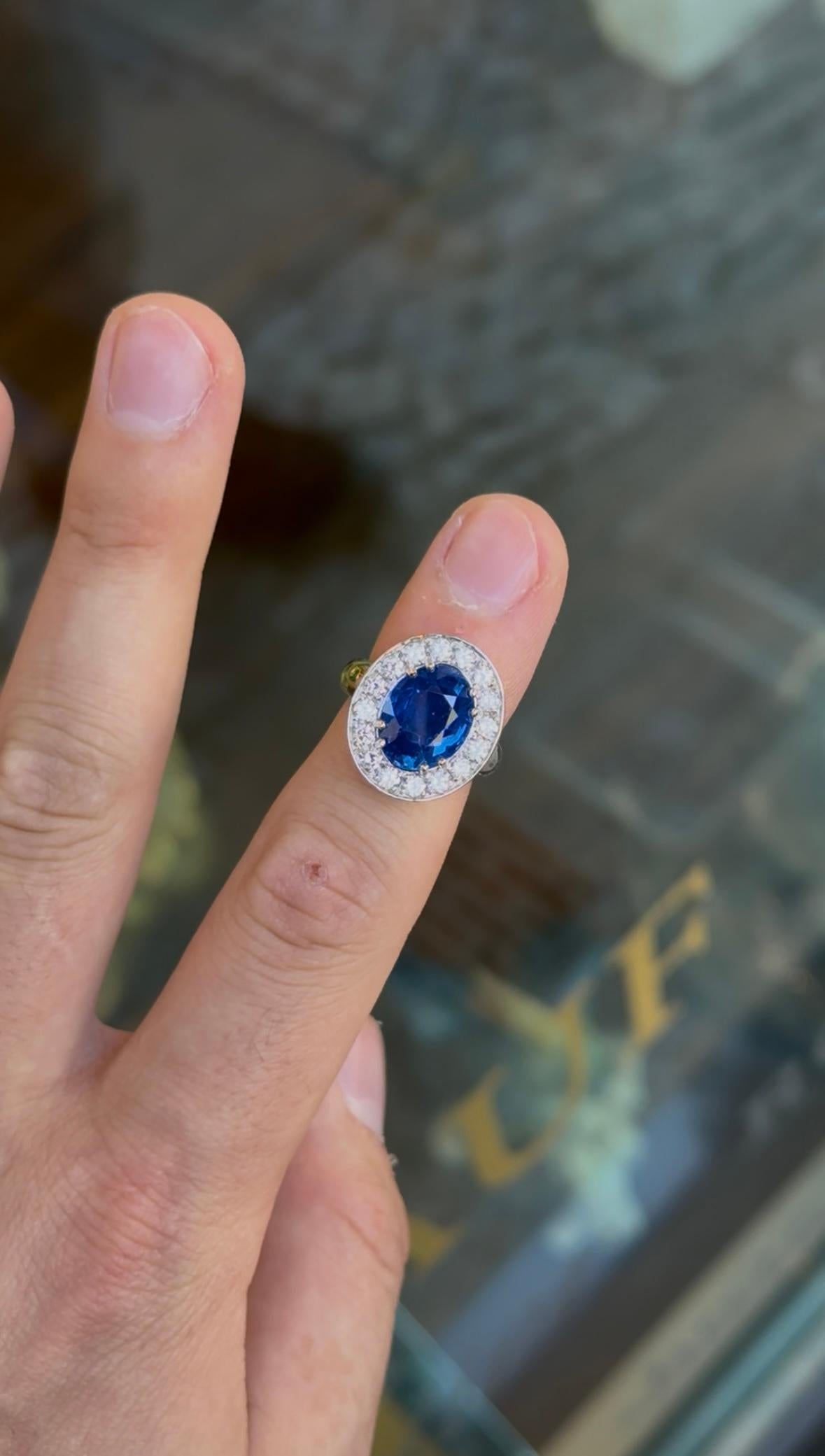 Feiner 6,79-Karat-Ring mit natürlichem Ceylon-Saphir und DSEF-Zertifikat aus 18 Karat Gold im Angebot 2