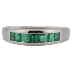 18k White Gold Colombian Emerald Ring