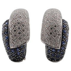 Ohrringe aus Gold, Diamanten und Saphiren – modernes Full-Pave-Design