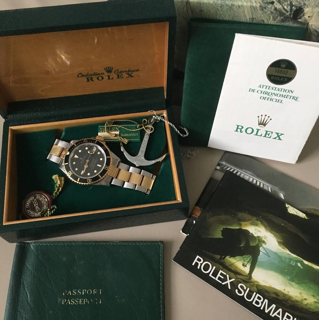 Rolex Steel and Gold Submariner Wristwatch, 1980s Box and Papers For Sale 4