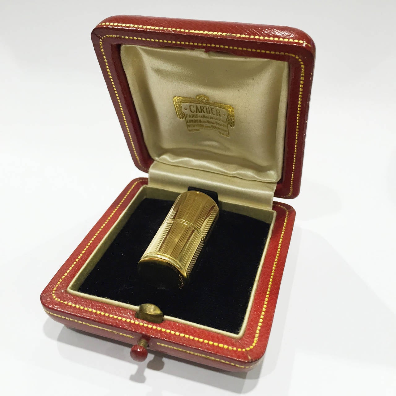 1930s Cartier Paris exceptional gold lighter For Sale 2