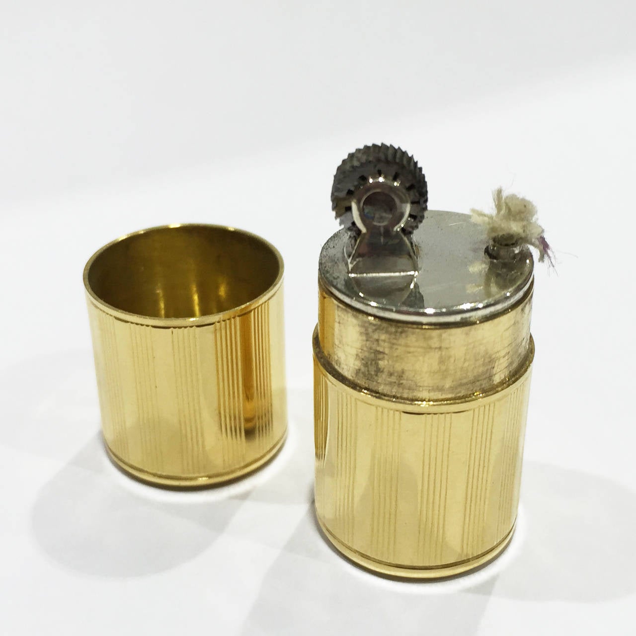 Art Deco 1930s Cartier Paris exceptional gold lighter For Sale