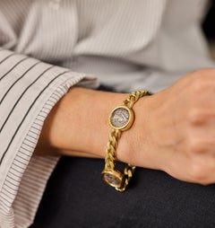 Bracelet « Monete Three Coin » de Bulgari, à maillons en or 18 carats, vers 1980