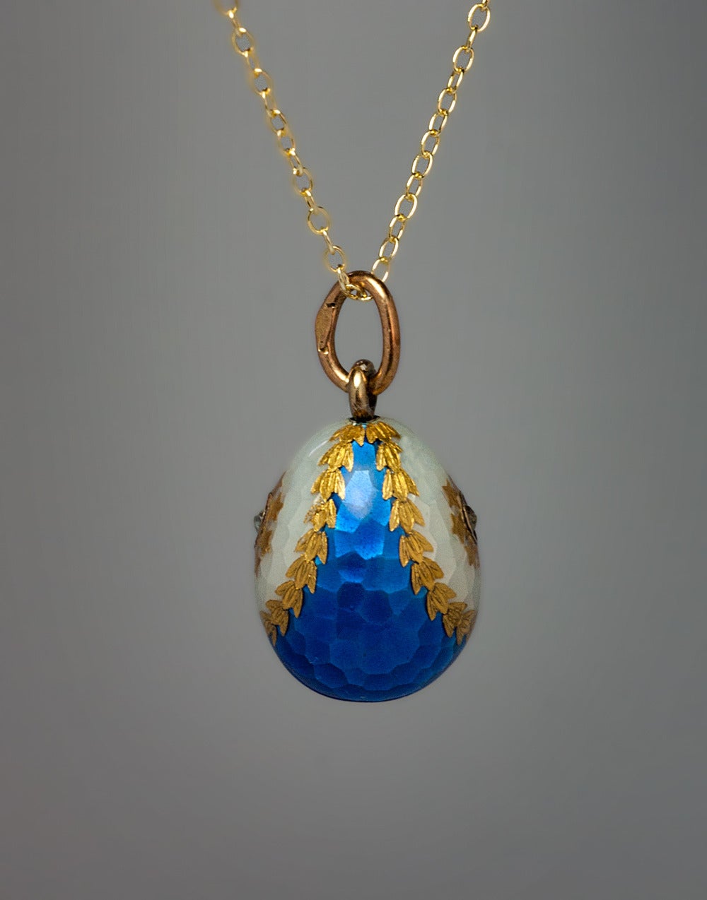 Antique Russian Guilloche Enamel Gold Egg Pendant In Excellent Condition In Chicago, IL