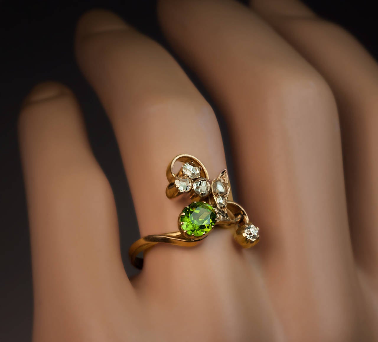 Antique Demantoid Diamond Gold Art Nouveau Ring In Excellent Condition In Chicago, IL
