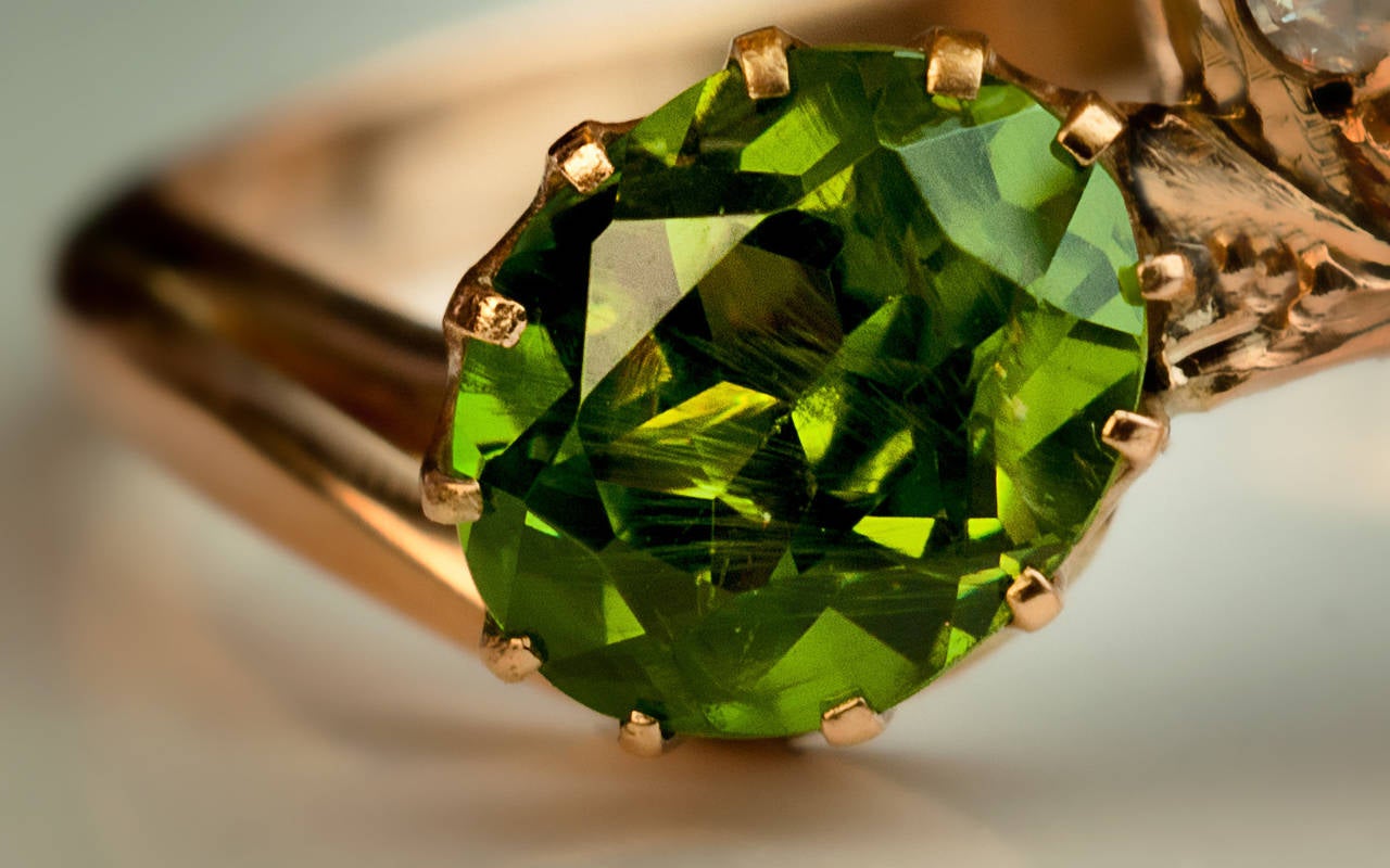 Women's Antique Demantoid Diamond Gold Art Nouveau Ring