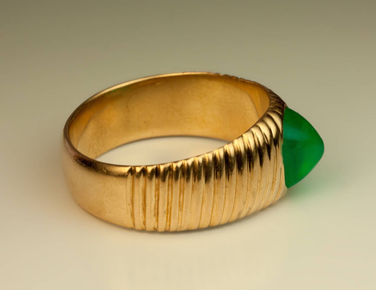 Women's or Men's Antique Russian Chrysoprase Gold Ring
