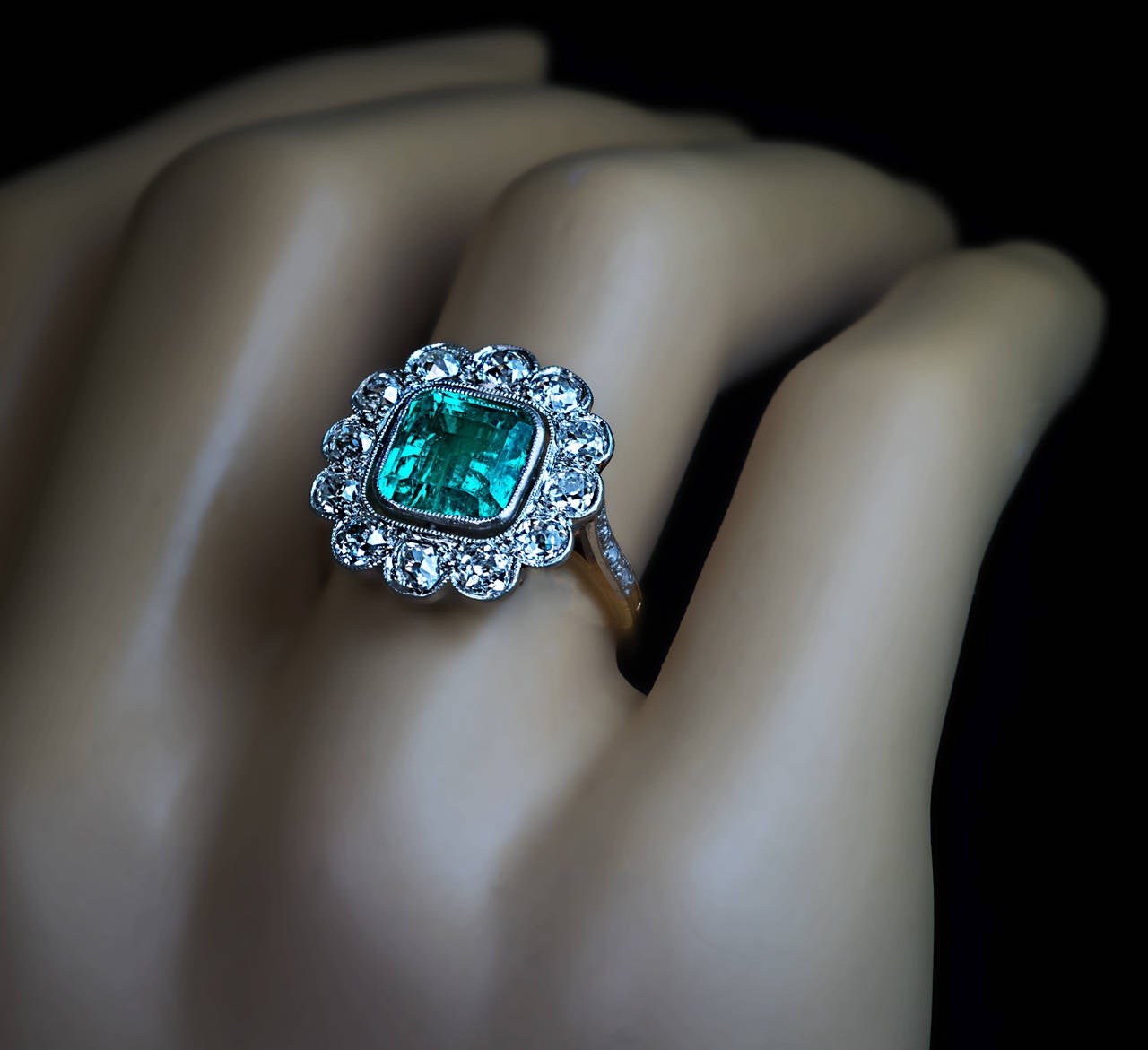 Antique Emerald Diamond Gold Platinum Cluster Ring In Excellent Condition In Chicago, IL