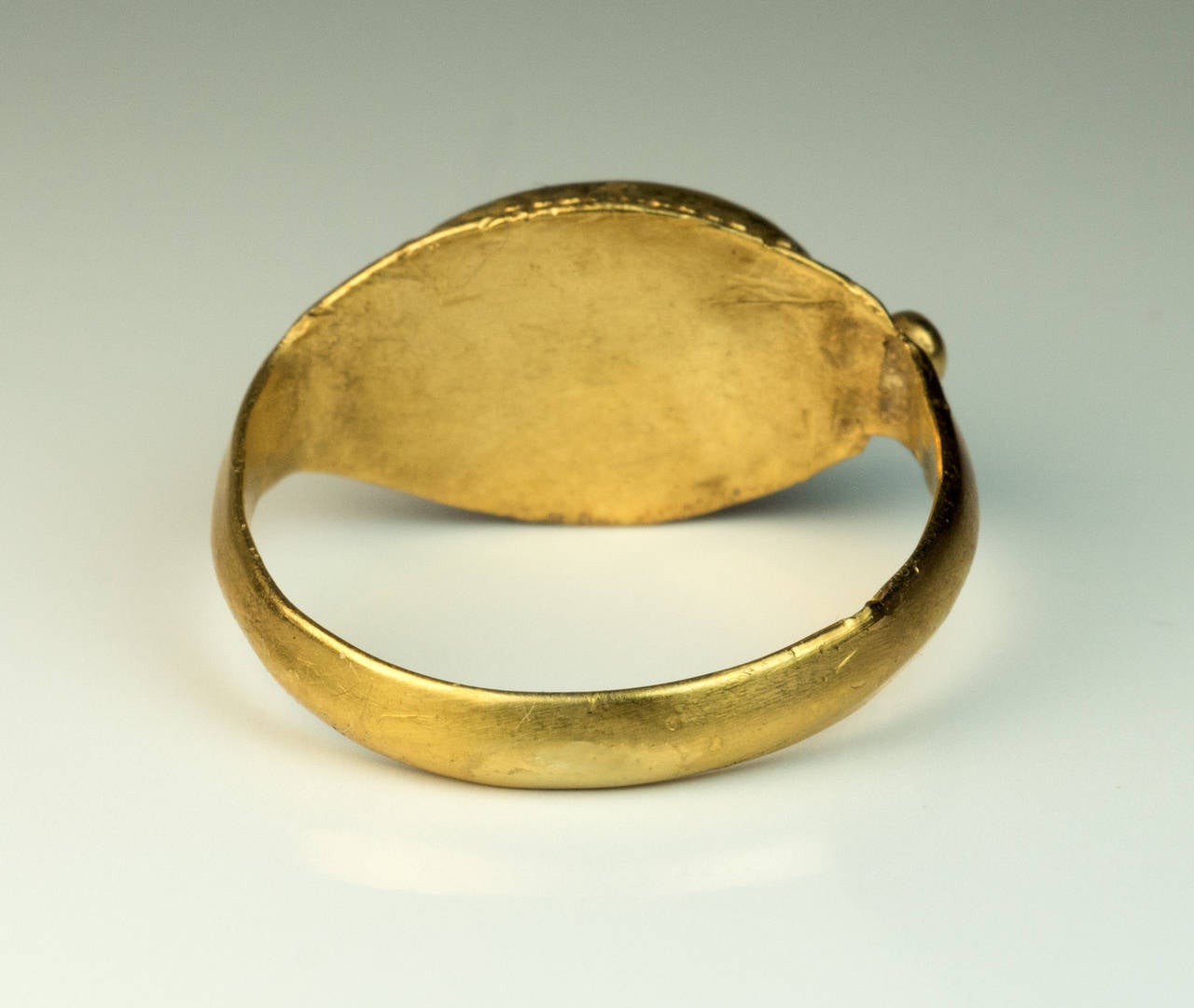 Medieval Byzantine Garnet Gold Men's Signet Ring In Excellent Condition In Chicago, IL