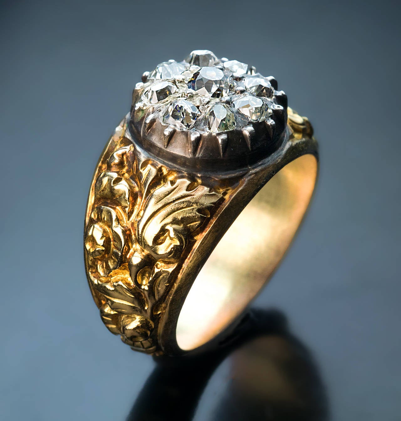 Georgian Diamond And Chased Gold Ring In Excellent Condition In Chicago, IL