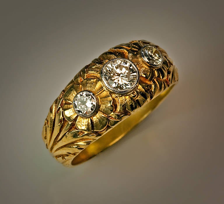 Art Nouveau Men's Diamond Gold Ring In Excellent Condition In Chicago, IL