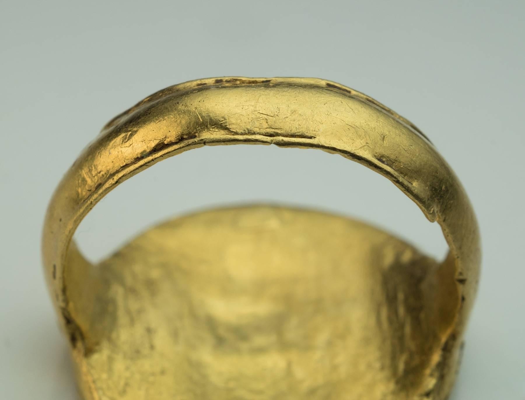 Ancient Medusa Gold Ring C300BC In Excellent Condition For Sale In Chicago, IL