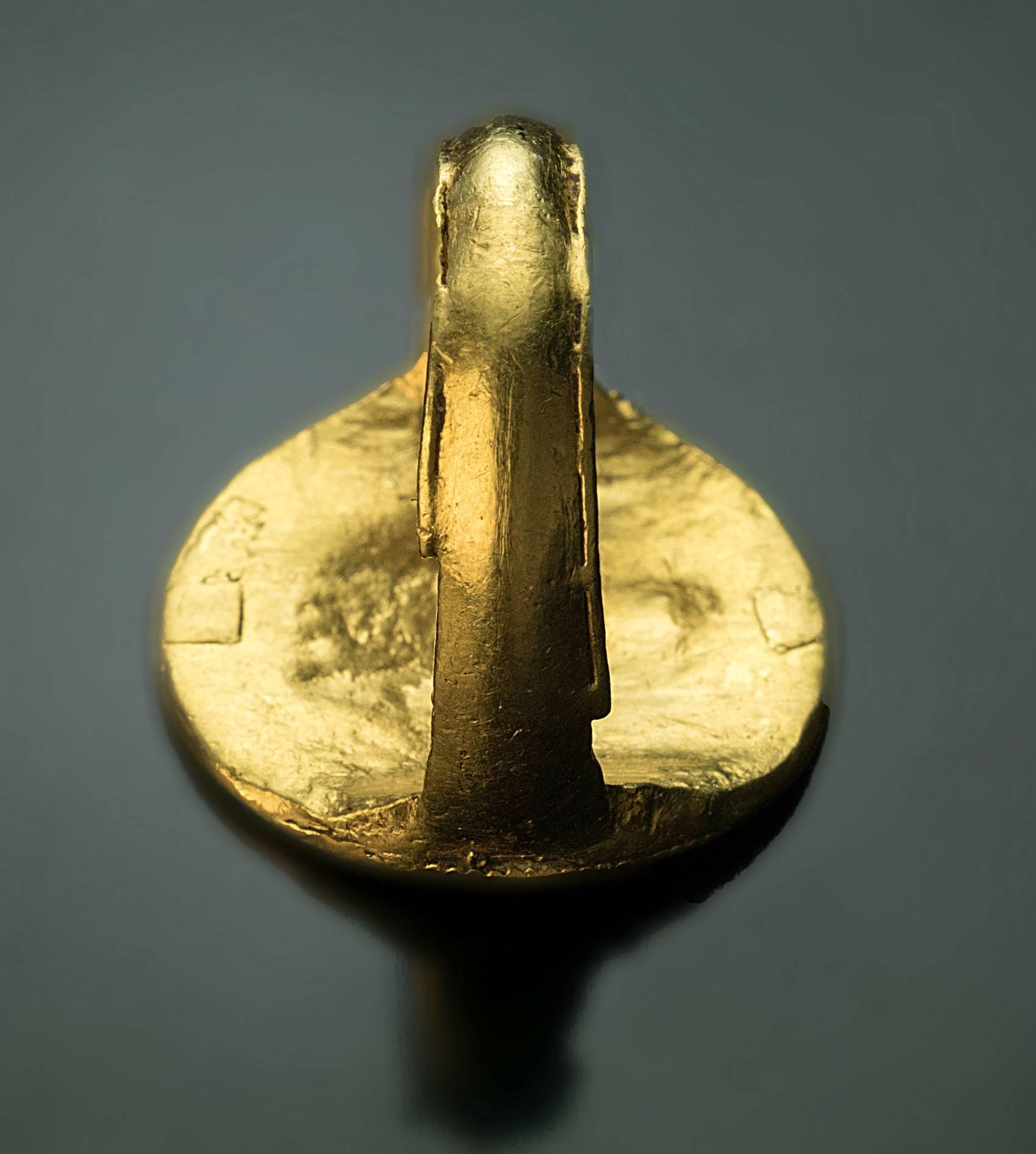 Women's or Men's Ancient Medusa Gold Ring C300BC For Sale