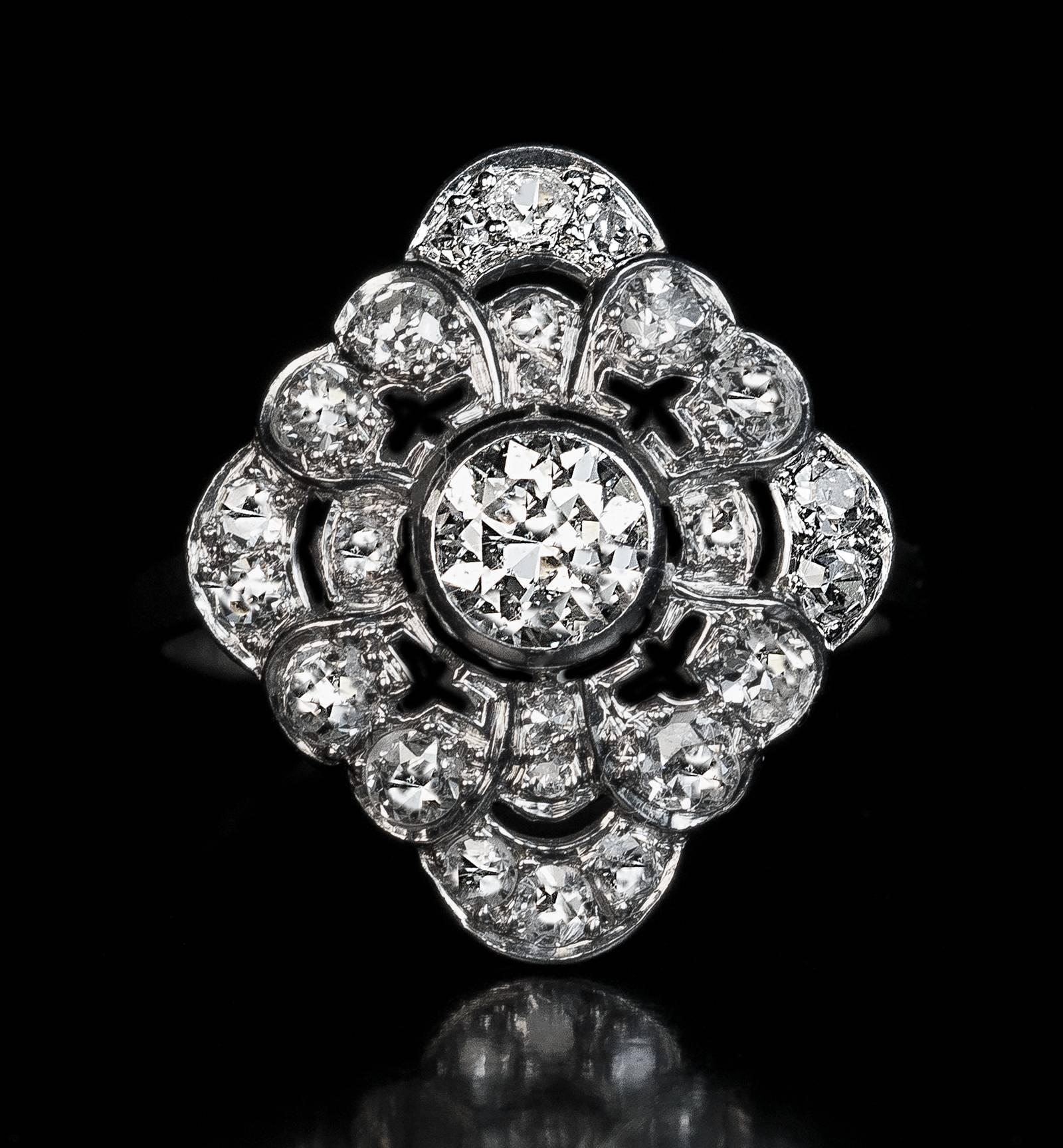 Art Deco Diamond Platinum Engagement Ring In Excellent Condition In Chicago, IL