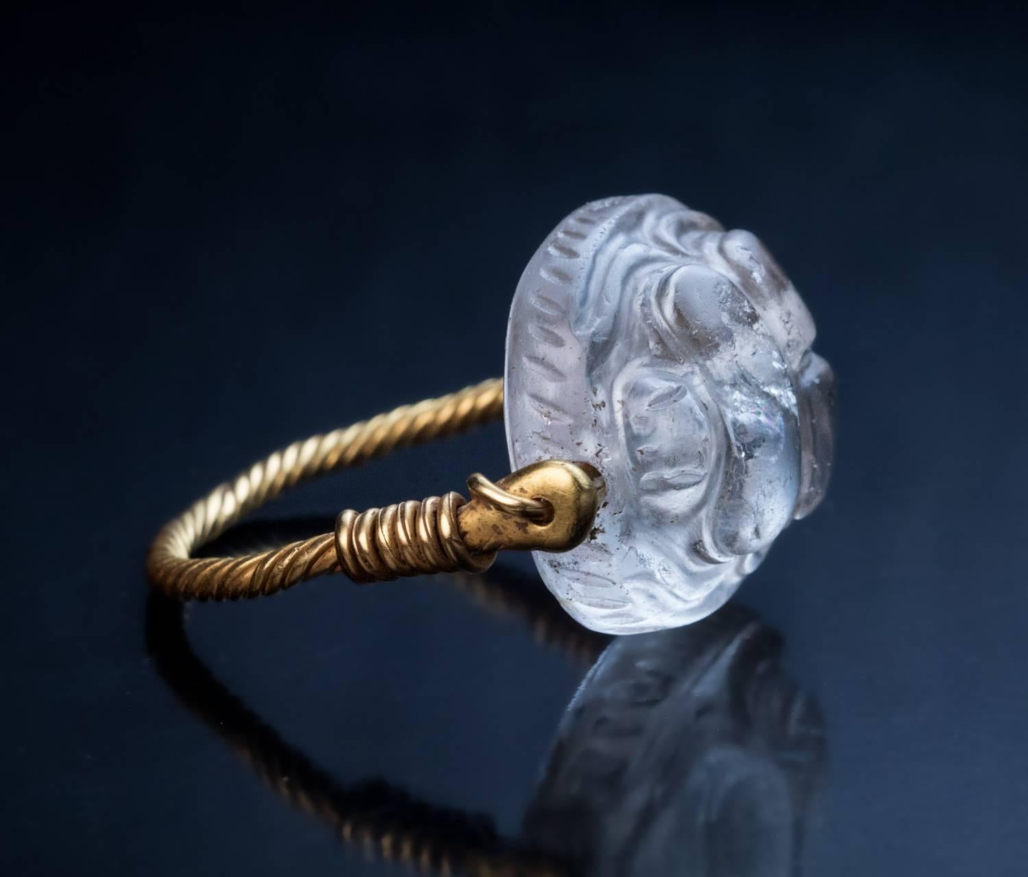 Signet pivotant en or et cristal de roche de la Grèce antique en vente 4