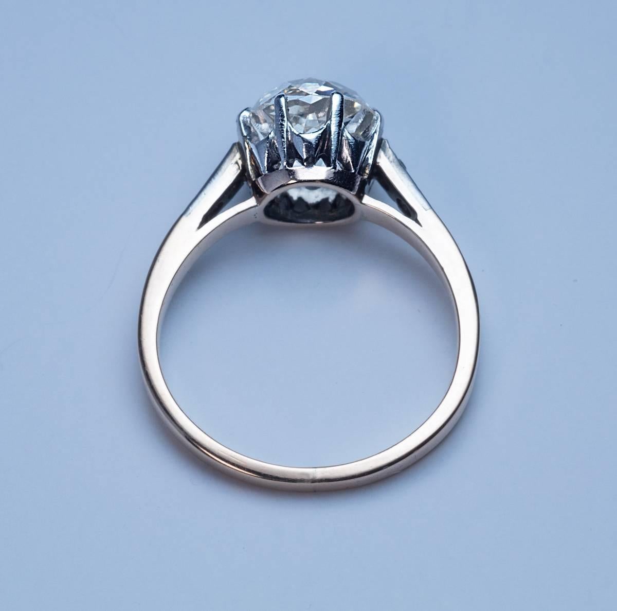 Antiker 2::76 Karat Diamant-Verlobungsring im Kissenschliff 1