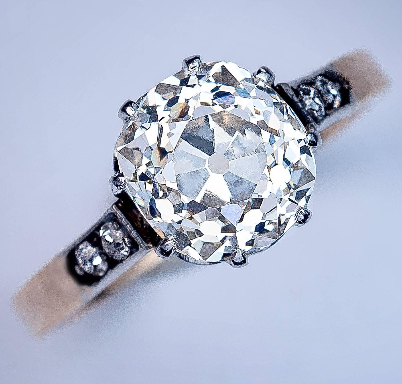 Antiker 2::76 Karat Diamant-Verlobungsring im Kissenschliff 2