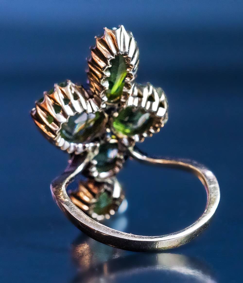 Antiker Jugendstil Peridot Perle Gold Blume Ring im Zustand „Hervorragend“ im Angebot in Chicago, IL