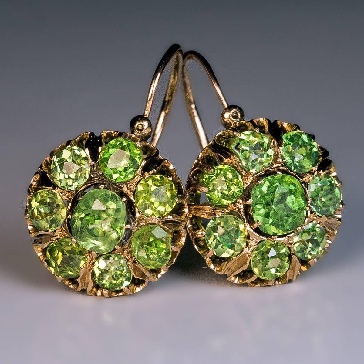 Antike russische Demantoid-Gold-Cluster-Ohrringe Damen