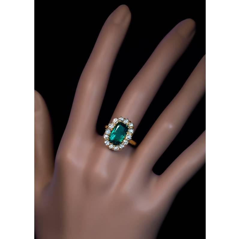 Victorian Antique 2.62 Carat Emerald Diamond Gold Cluster Ring