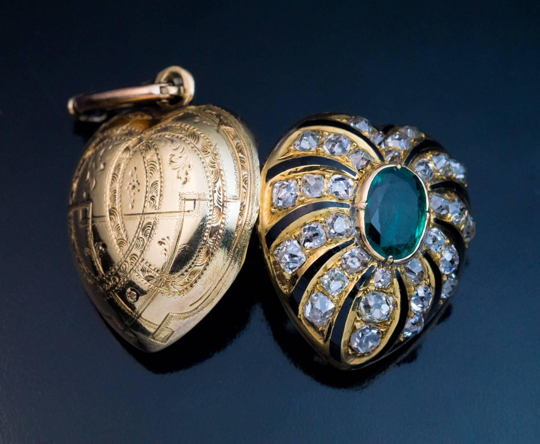 Antiker Emaille-Smaragd-Diamant-Gold herzförmiger Medaillon-Anhänger im Zustand „Hervorragend“ in Chicago, IL