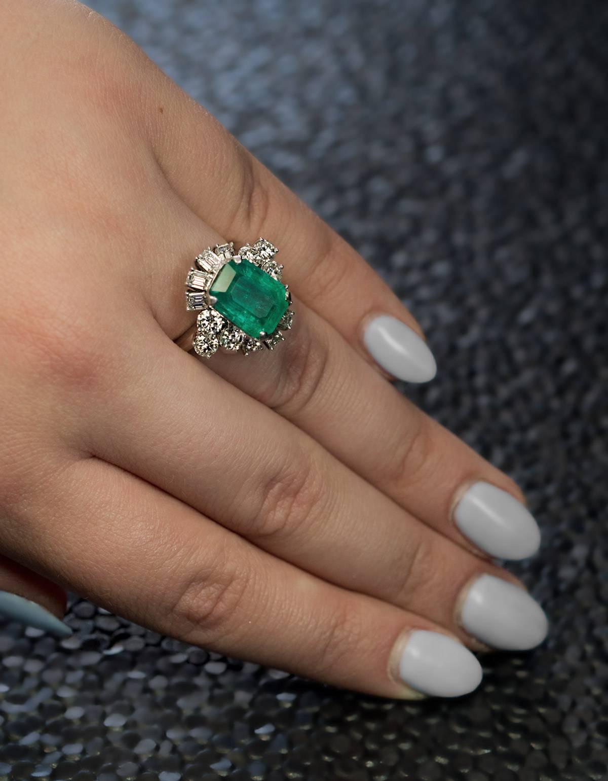 Mid-Century Emerald Diamond Platinum Ring In Excellent Condition In Chicago, IL