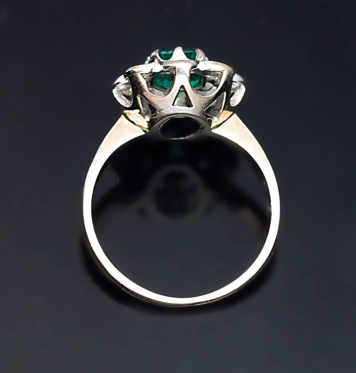 Emerald Diamond White Gold Engagement Ring In Excellent Condition In Chicago, IL