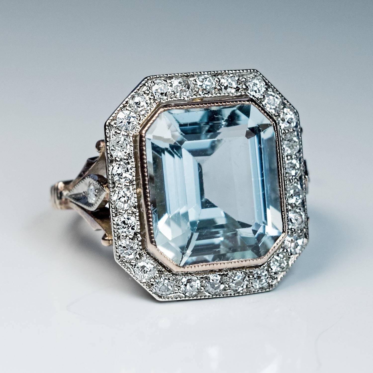 Art Deco Russian Aquamarine Diamond Gold Ring, circa 1930 In Excellent Condition In Chicago, IL