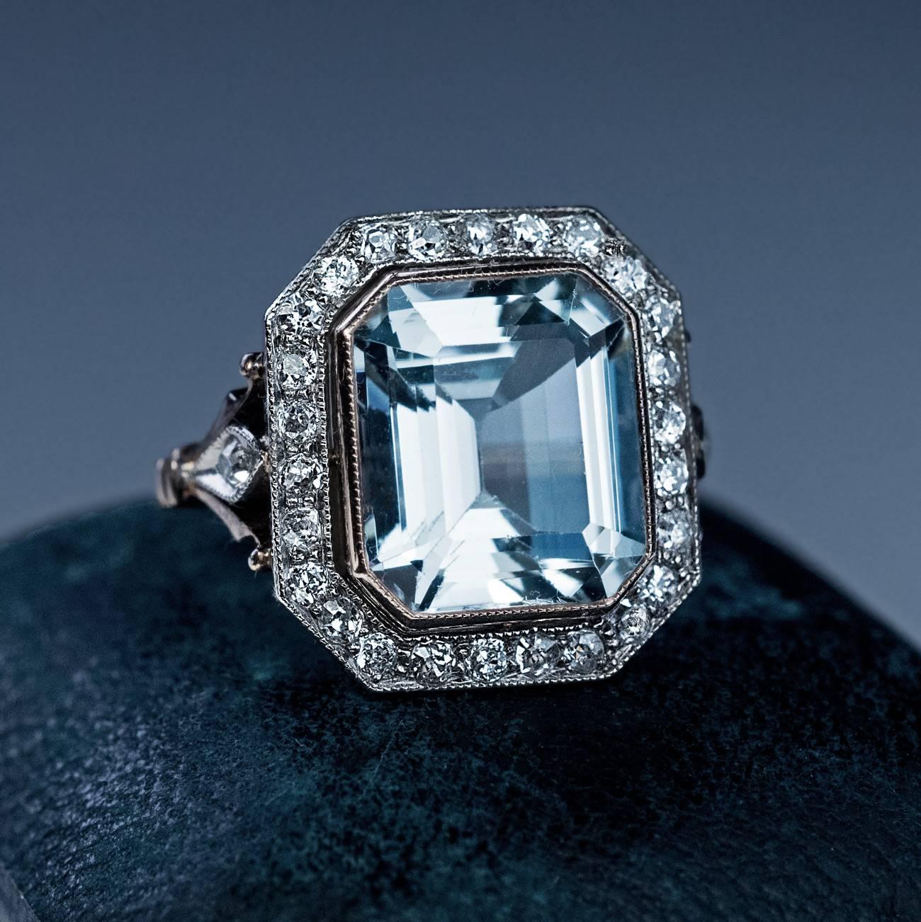 Women's Art Deco Russian Aquamarine Diamond Gold Ring, circa 1930
