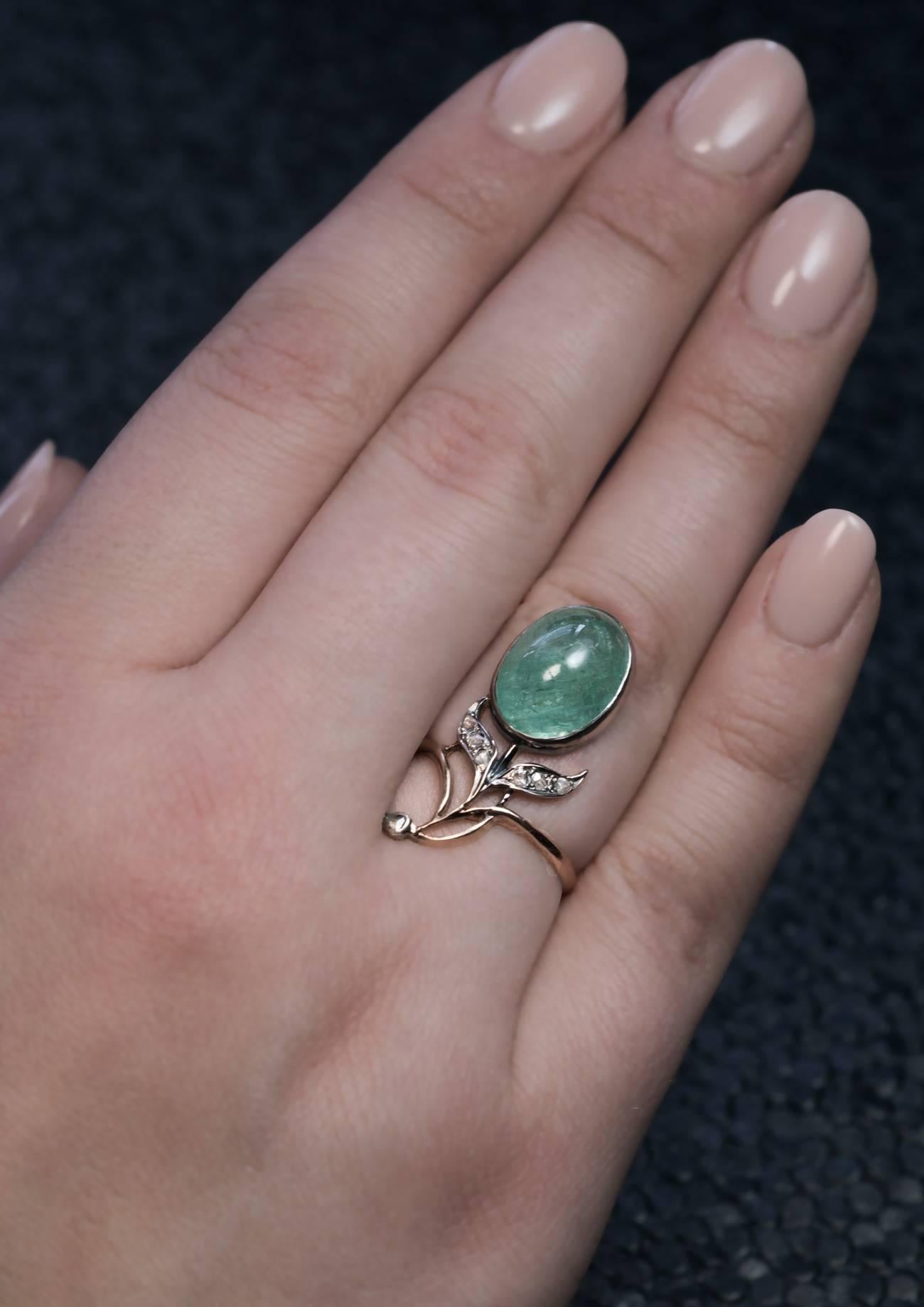 Antique Art Nouveau Russian Cabochon Emerald Rose Cut Diamond Gold Ring In Excellent Condition In Chicago, IL