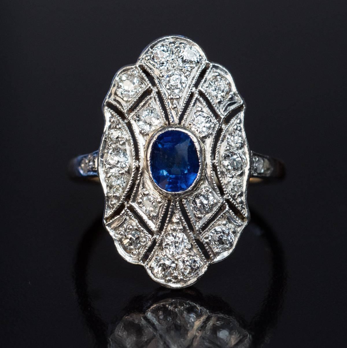 Antique Sapphire Diamond Ring, 1910s In Excellent Condition For Sale In Chicago, IL