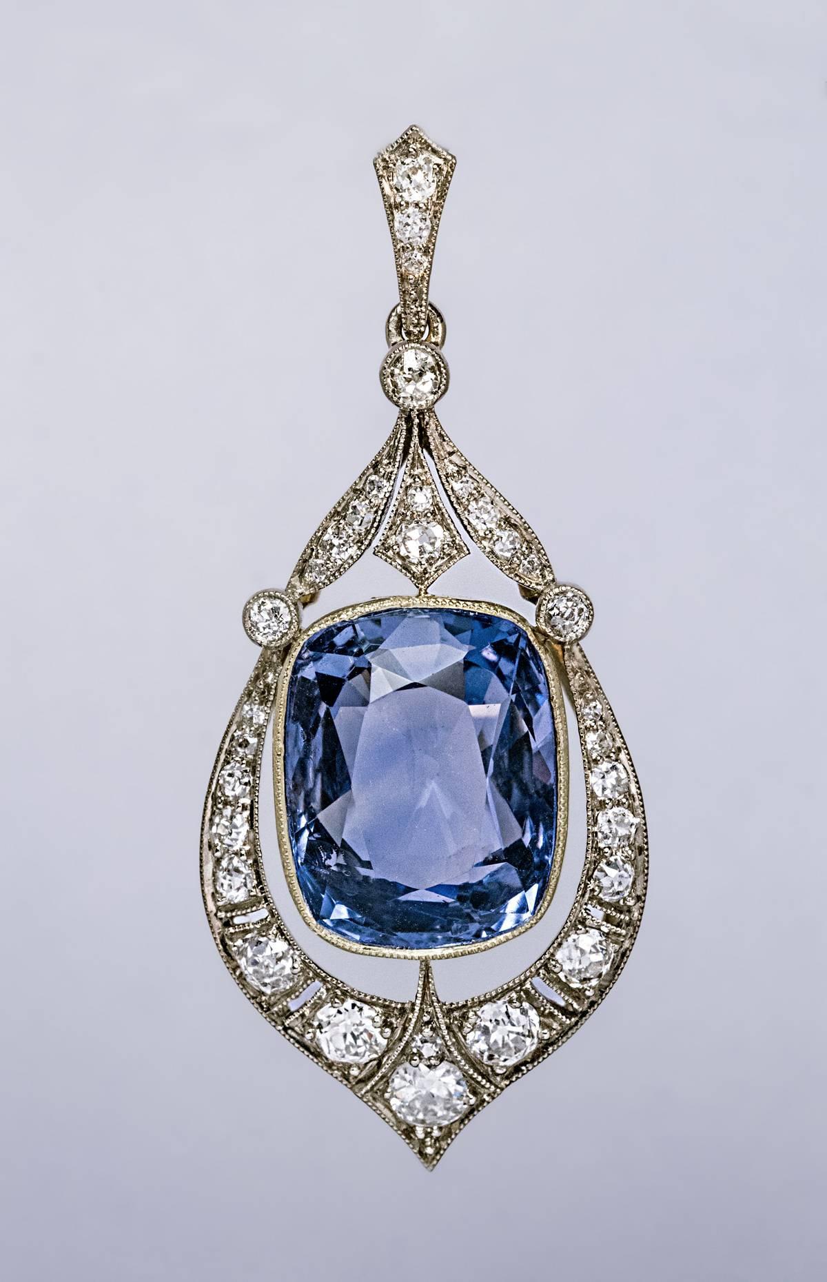 Rare 12.47 Carat Natural Ceylon Sapphire Diamond Art Deco Pendant 2