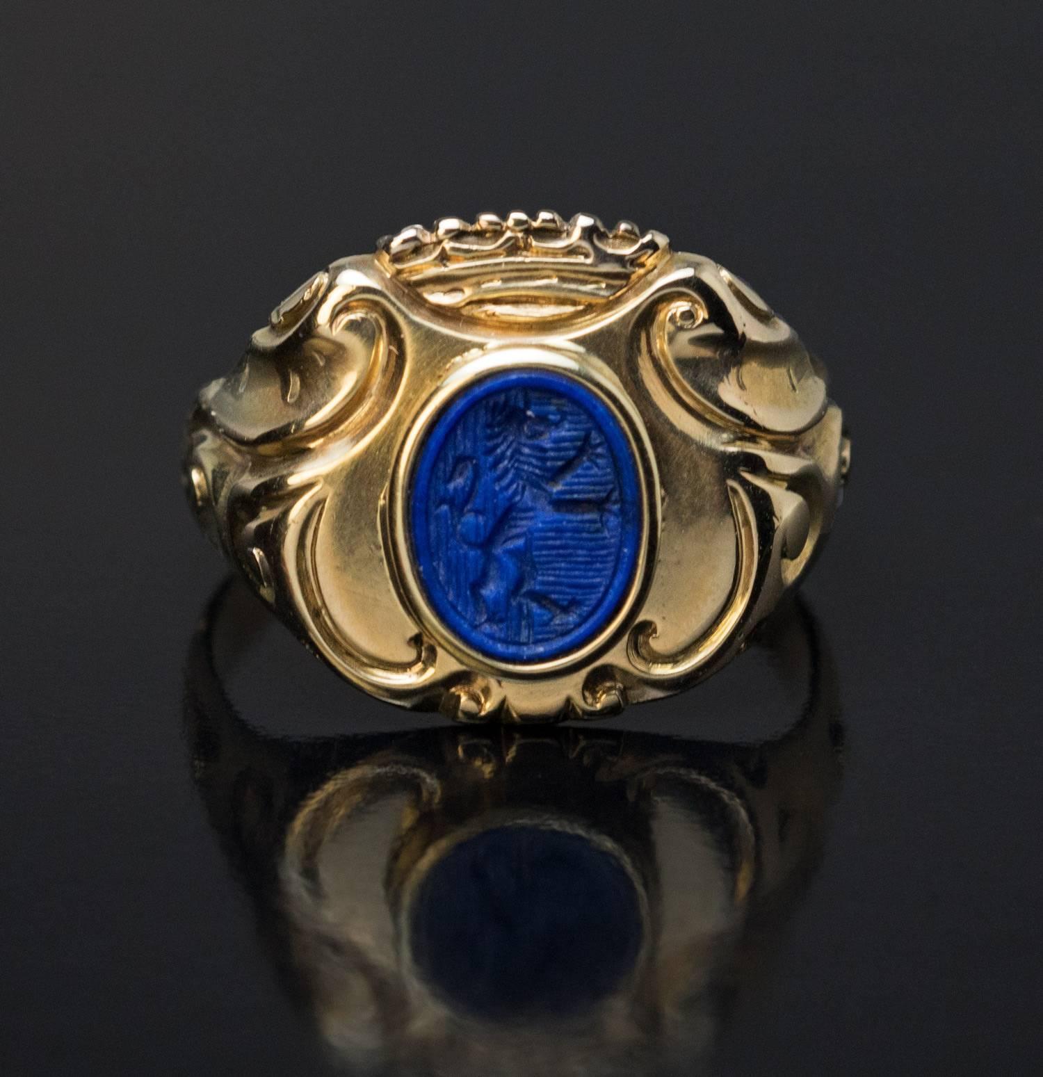 Women's or Men's 19th Century Antique Lapis Gold Armorial Signet Ring