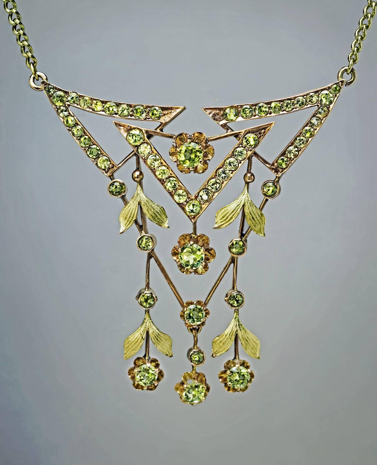 Women's Antique Art Nouveau Russian Chrysolite Gold Necklace