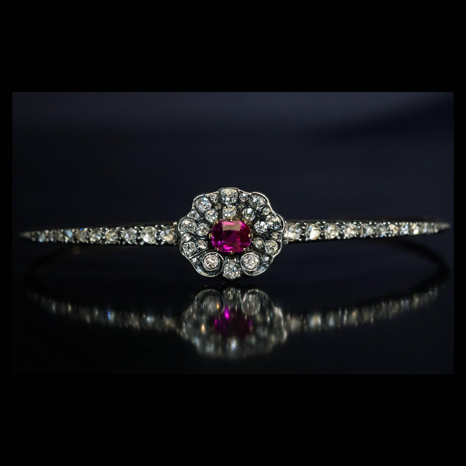 Antique Victorian Ruby Diamond Bangle Bracelet In Excellent Condition For Sale In Chicago, IL